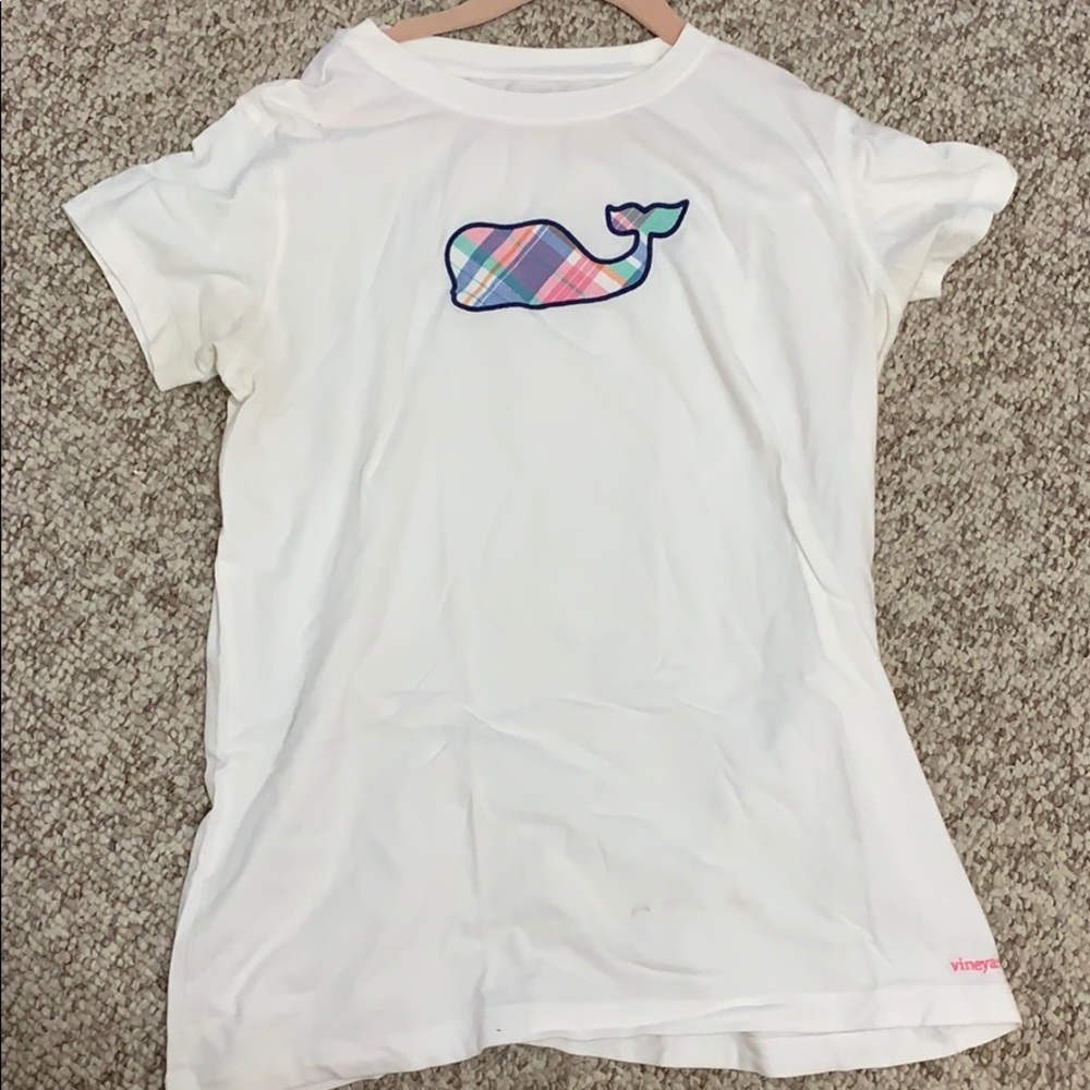 Vineyard vines white T-shirt
